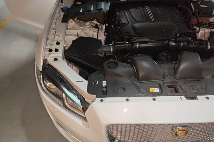 Used Jaguar XJ 2016 XJL 3.0 SC Two-Wheel-Drive Elegant Business Edition Engine Bay Right