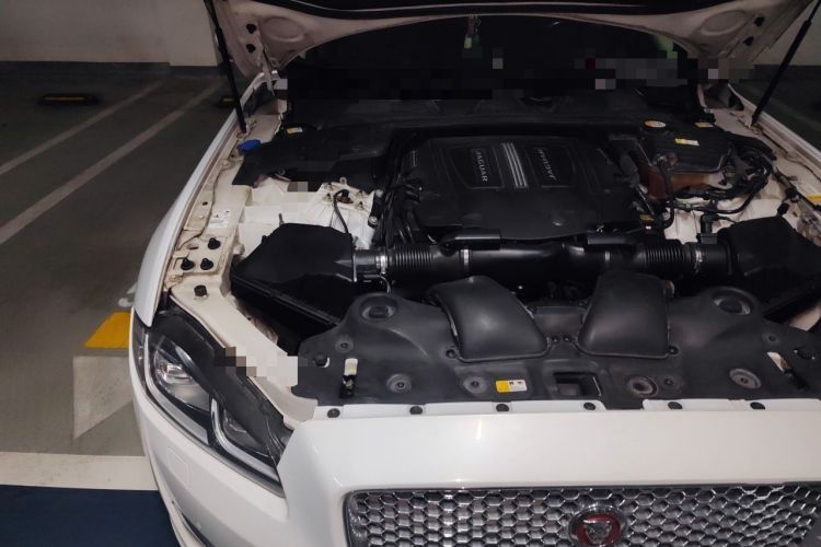 Used Jaguar XJ 2016 XJL 3.0 SC Two-Wheel-Drive Elegant Business Edition Engine Bay Right