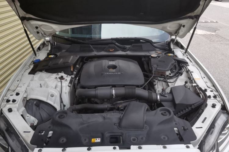Used Jaguar XJ 2016 XJL 2.0T Two-Wheel-Drive Elegant Business Edition Engine Bay