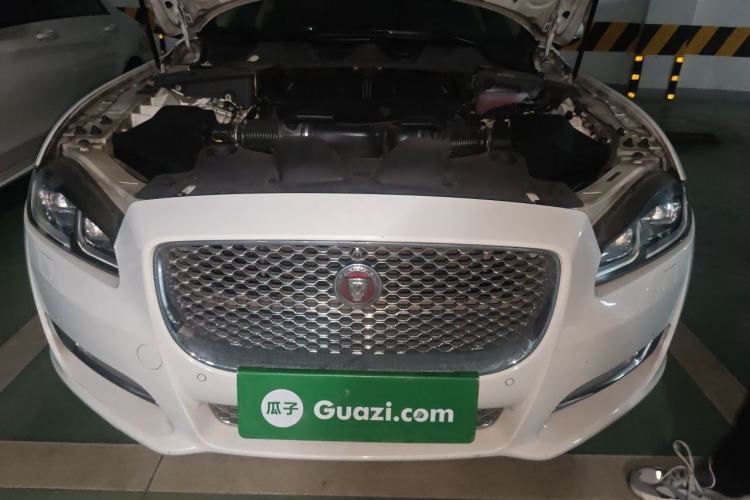 Used Jaguar XJ 2016 XJL 3.0 SC Two-Wheel-Drive Elegant Business Edition Engine Bay
