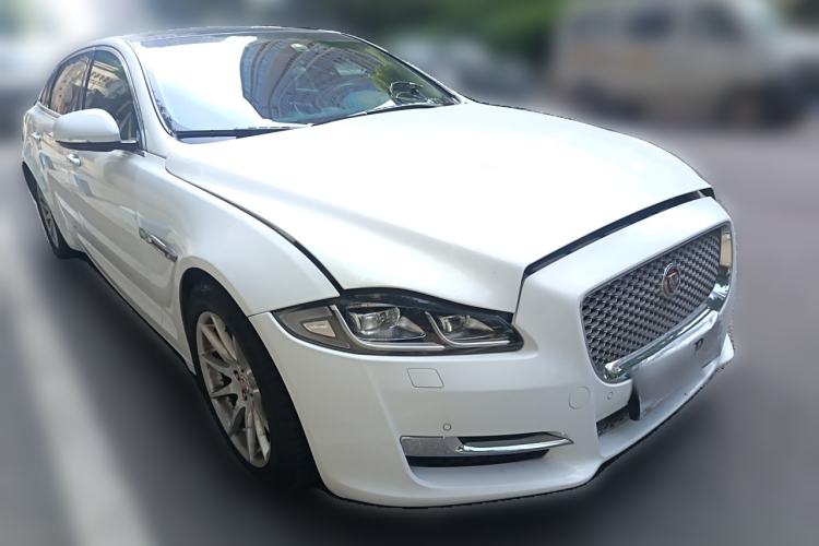 Used Jaguar XJ 2016 XJL 2.0T Two-Wheel-Drive Elegant Business Edition Exterior 2