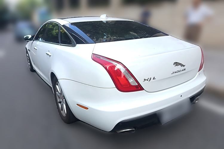 Used Jaguar XJ 2016 XJL 2.0T Two-Wheel-Drive Elegant Business Edition Exterior 3