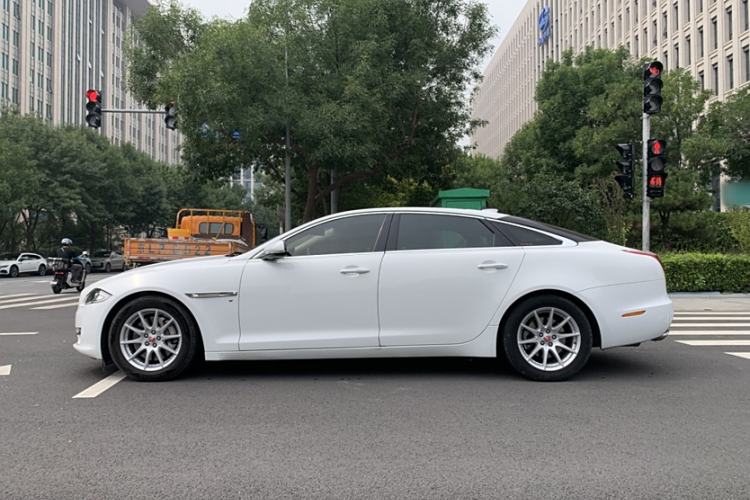 Used Jaguar XJ 2016 XJL 3.0 SC Two-Wheel-Drive Elegant Business Edition Exterior 4