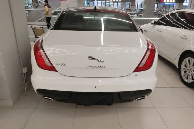 Used Jaguar XJ 2016 XJL 2.0T Two-Wheel-Drive Elegant Business Edition Exterior 4