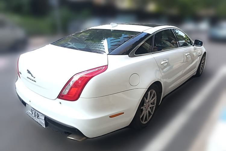 Used Jaguar XJ 2016 XJL 2.0T Two-Wheel-Drive Elegant Business Edition Exterior 5