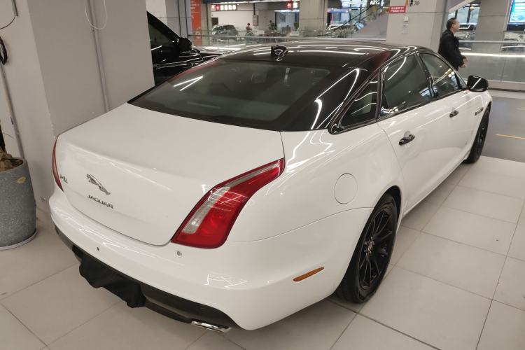 Used Jaguar XJ 2016 XJL 2.0T Two-Wheel-Drive Elegant Business Edition Exterior 5