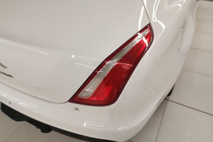 Used Jaguar XJ 2016 XJL 2.0T Two-Wheel-Drive Elegant Business Edition Exterior 6