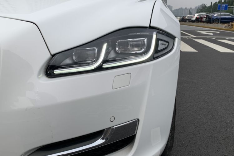 Used Jaguar XJ 2016 XJL 3.0 SC Two-Wheel-Drive Elegant Business Edition Exterior 9