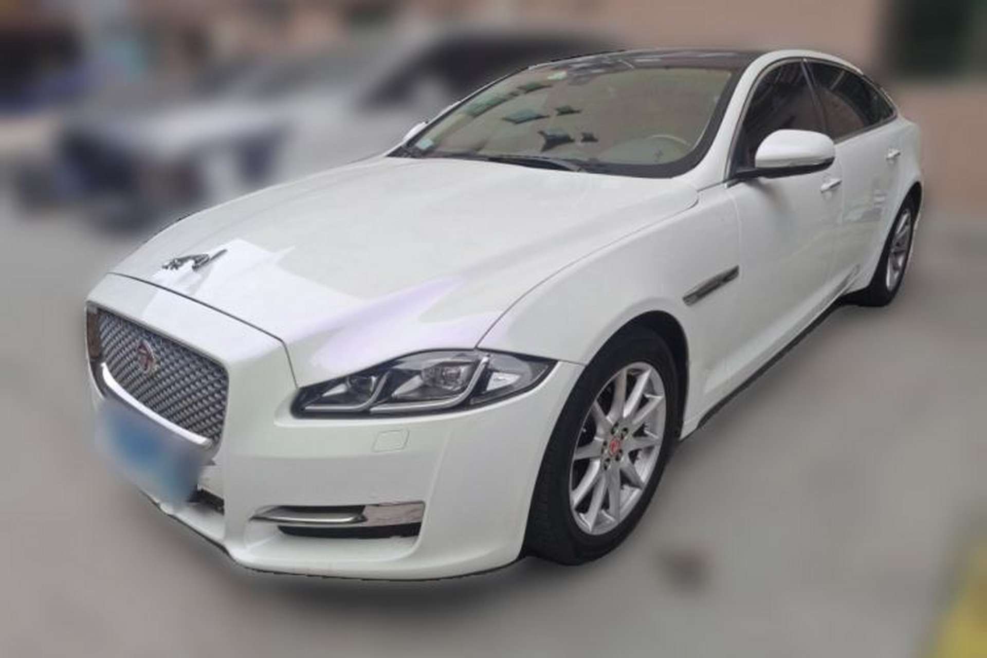 Used Jaguar XJ 2016 XJL 2.0T Two-Wheel-Drive Elegant Business Edition Front Left 45 Deg
