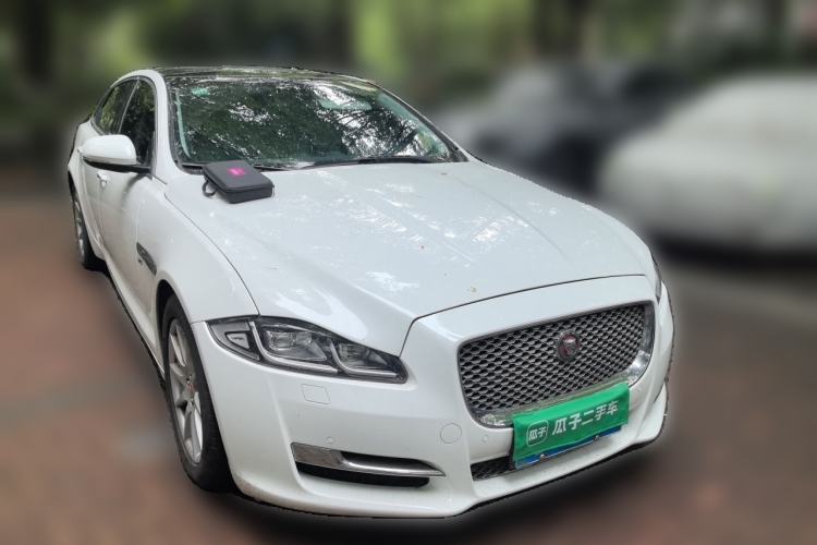 Used Jaguar XJ 2016 XJL 3.0 SC Two-Wheel Drive Prestige Business Edition Front Right 45 Deg