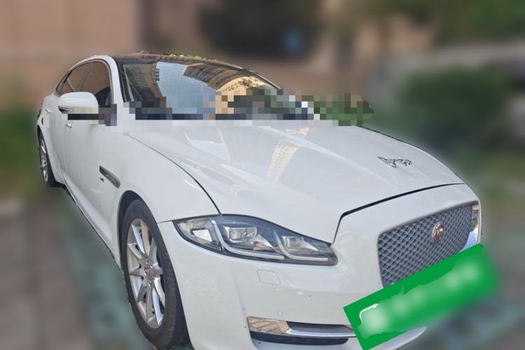 Used Jaguar XJ 2016 XJL 3.0 SC Two-Wheel-Drive Elegant Business Edition Front Right 45 Deg