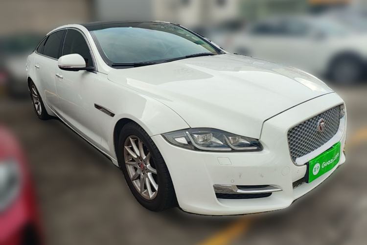 Used Jaguar XJ 2016 XJL 2.0T Two-Wheel-Drive Elegant Business Edition Front Right 45 Deg
