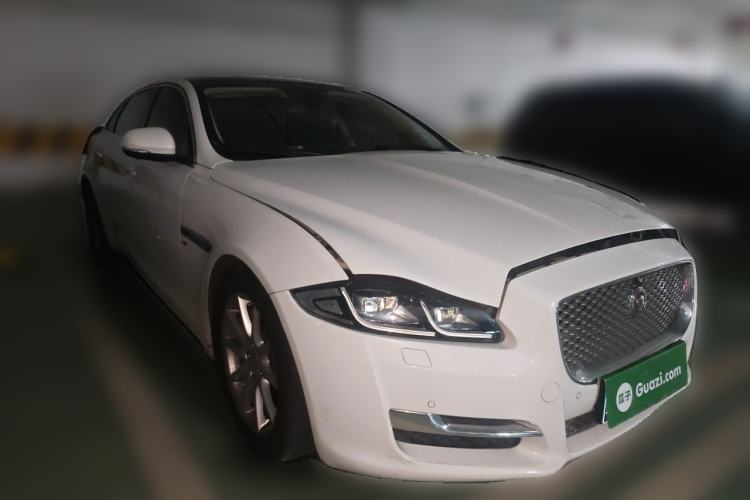 Used Jaguar XJ 2016 XJL 3.0 SC Two-Wheel-Drive Elegant Business Edition Front Right 45 Deg