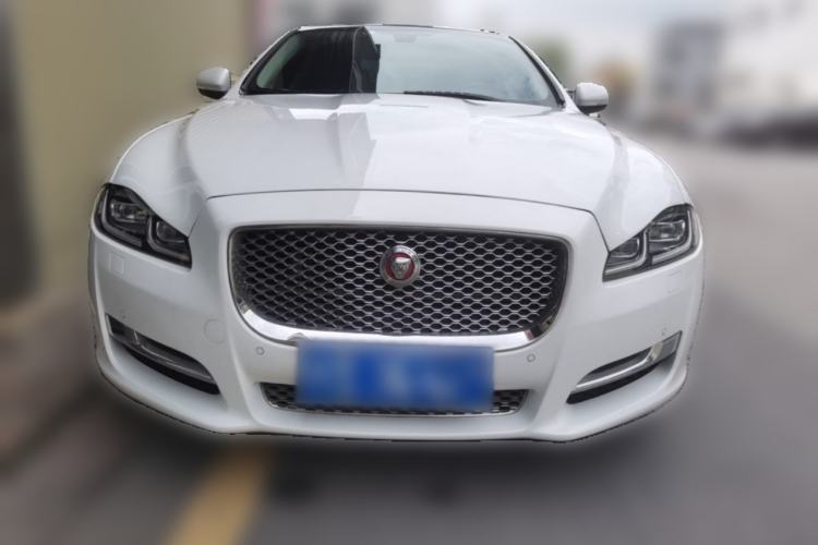 Used Jaguar XJ 2016 XJL 2.0T Two-Wheel-Drive Elegant Business Edition Front