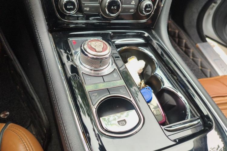 Used Jaguar XJ 2016 XJL 3.0 SC Two-Wheel Drive Prestige Business Edition Gear Lever