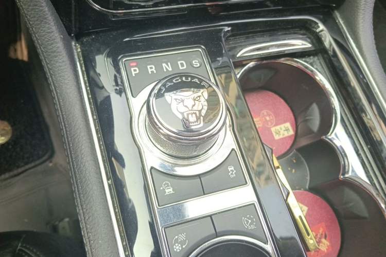 Used Jaguar XJ 2016 XJL 2.0T Two-Wheel-Drive Elegant Business Edition Gear Lever
