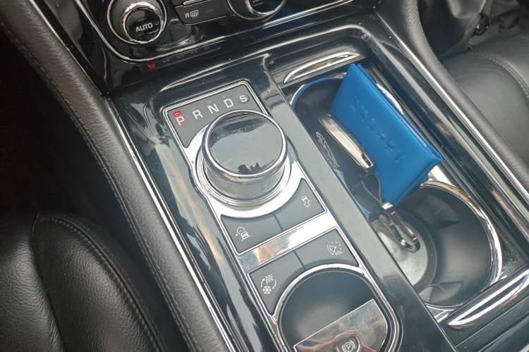Used Jaguar XJ 2016 XJL 3.0 SC Two-Wheel-Drive Elegant Business Edition Gear Lever