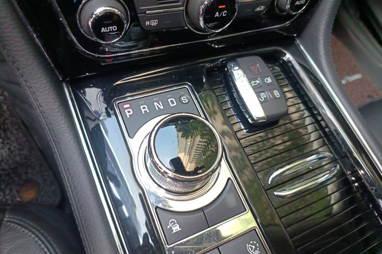 Used Jaguar XJ 2016 XJL 2.0T Two-Wheel-Drive Elegant Business Edition Gear Lever