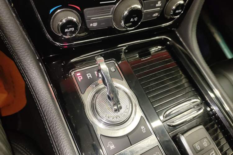 Used Jaguar XJ 2016 XJL 2.0T Two-Wheel-Drive Elegant Business Edition Gear Lever