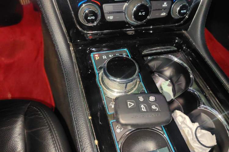 Used Jaguar XJ 2016 XJL 2.0T Two-Wheel-Drive Elegant Business Edition Gear Lever