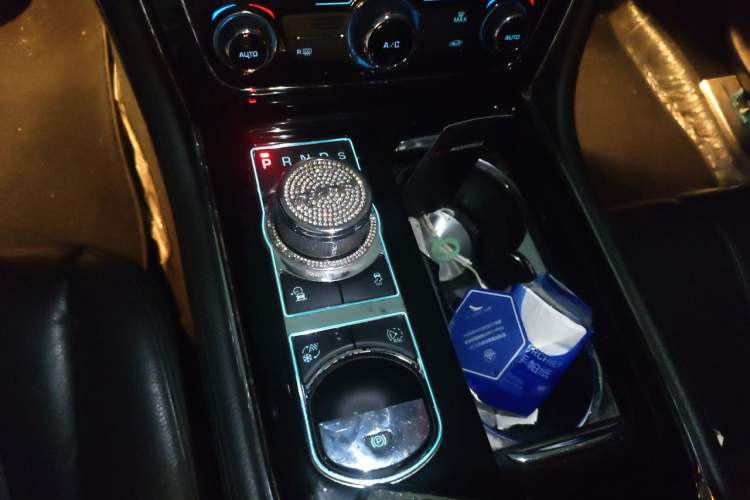 Used Jaguar XJ 2016 XJL 3.0 SC Two-Wheel-Drive Elegant Business Edition Gear Lever