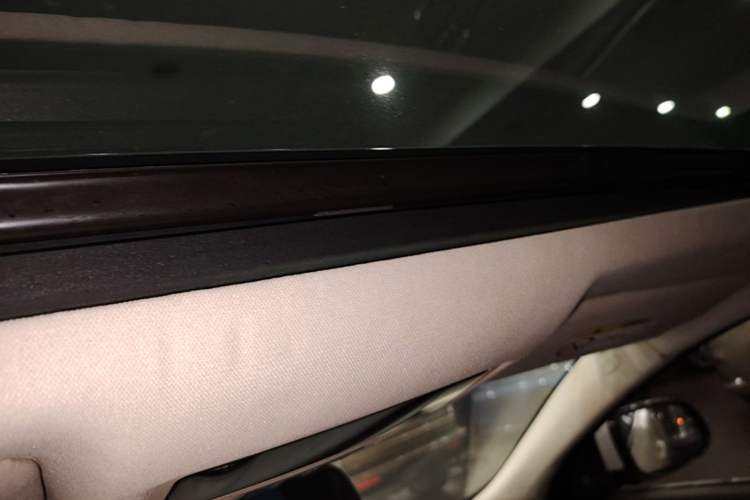 Used Jaguar XJ 2016 XJL 3.0 SC Two-Wheel-Drive Elegant Business Edition Headliner