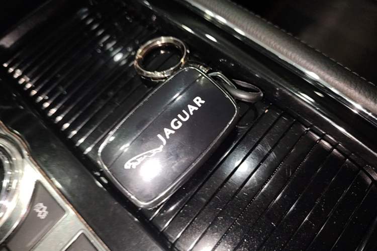 Used Jaguar XJ 2016 XJL 3.0 SC Two-Wheel-Drive Elegant Business Edition Interior 1