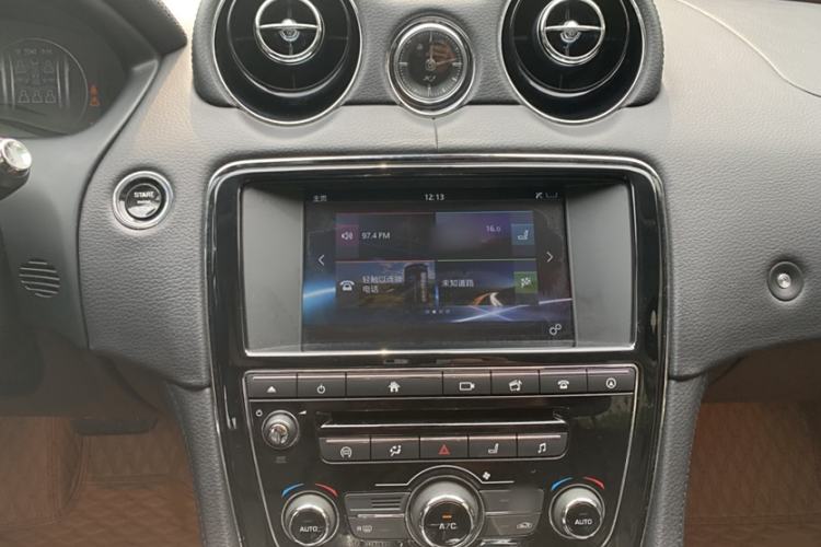 Used Jaguar XJ 2016 XJL 3.0 SC Two-Wheel-Drive Elegant Business Edition Interior 11