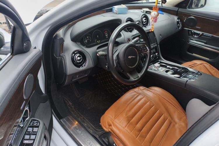 Used Jaguar XJ 2016 XJL 3.0 SC Two-Wheel Drive Prestige Business Edition Interior 3