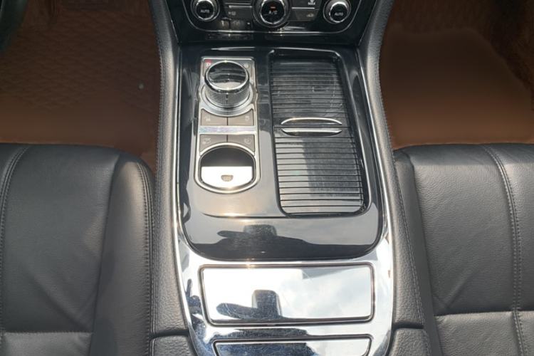 Used Jaguar XJ 2016 XJL 3.0 SC Two-Wheel-Drive Elegant Business Edition Interior 3