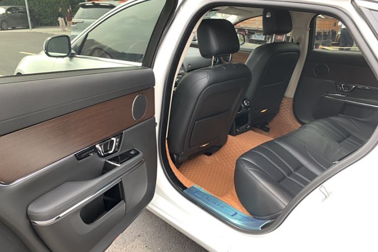 Used Jaguar XJ 2016 XJL 3.0 SC Two-Wheel-Drive Elegant Business Edition Interior 7