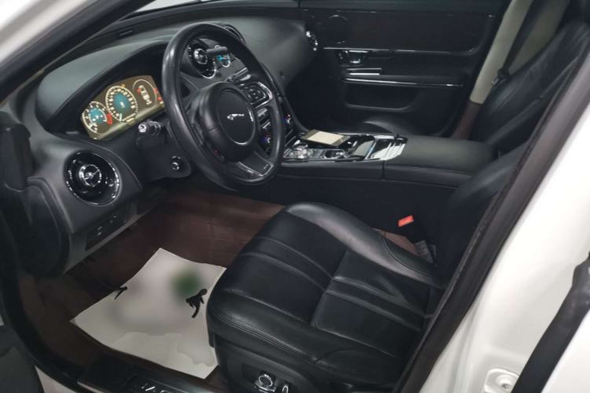 Used Jaguar XJ 2016 XJL 3.0 SC Two-Wheel-Drive Elegant Business Edition Left Front Seat
