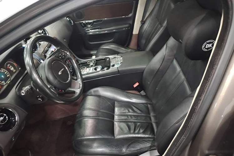 Used Jaguar XJ 2016 XJL 3.0 SC Two-Wheel-Drive Elegant Business Edition Left Front Seat