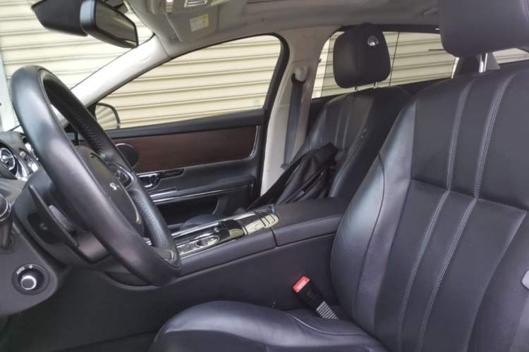 Used Jaguar XJ 2016 XJL 2.0T Two-Wheel-Drive Elegant Business Edition Left Front Seat