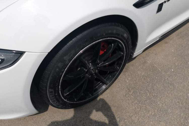 Used Jaguar XJ 2016 XJL 3.0 SC Four-Wheel Drive Panoramic Business Edition Left Front Wheel Hub
