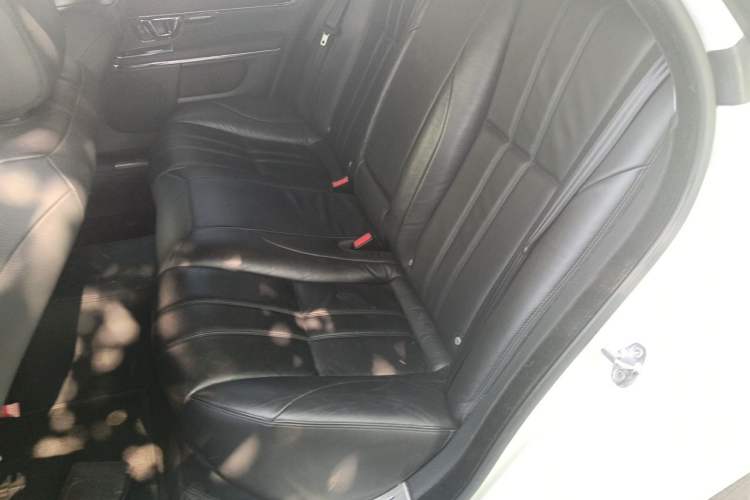 Used Jaguar XJ 2016 XJL 2.0T Two-Wheel-Drive Elegant Business Edition Left Rear Seat