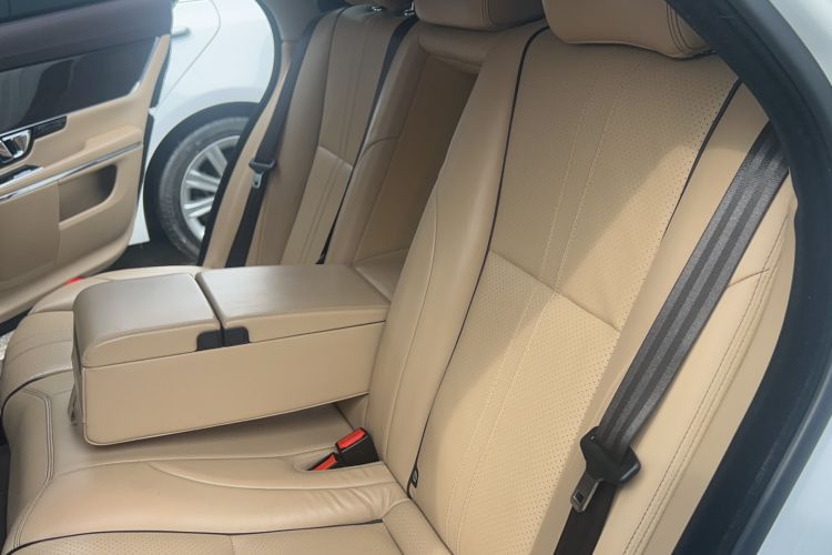 Used Jaguar XJ 2016 XJL 3.0 SC Four-Wheel Drive Panoramic Business Edition Left Rear Seat