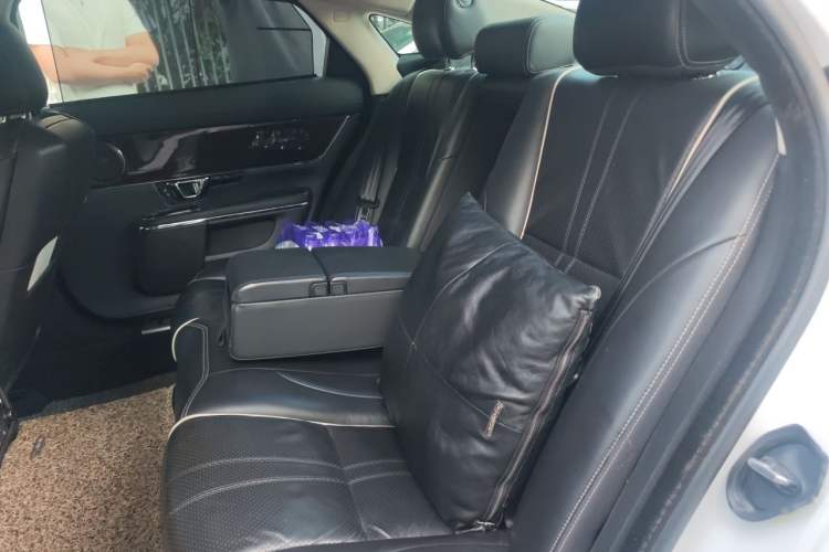 Used Jaguar XJ 2016 XJL 3.0 SC Four-Wheel Drive Panoramic Business Edition Left Rear Seat