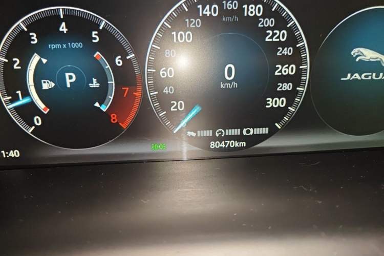 Used Jaguar XJ 2016 XJL 3.0 SC Two-Wheel-Drive Elegant Business Edition Odometer Close Up