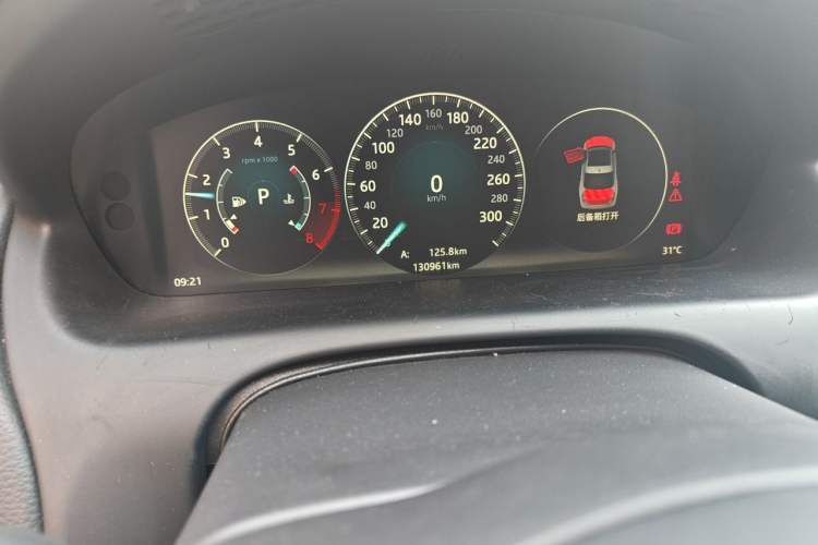 Used Jaguar XJ 2016 XJL 3.0 SC Two-Wheel-Drive Elegant Business Edition Odometer Close Up