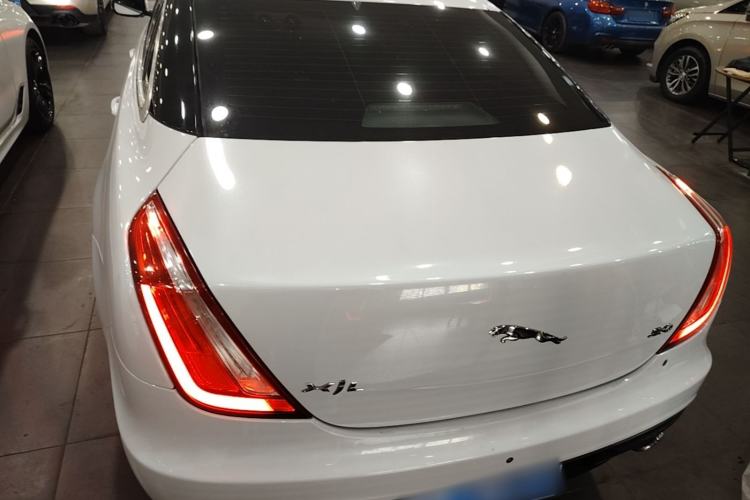 Used Jaguar XJ 2016 XJL 3.0 SC Two-Wheel-Drive Elegant Business Edition Rear