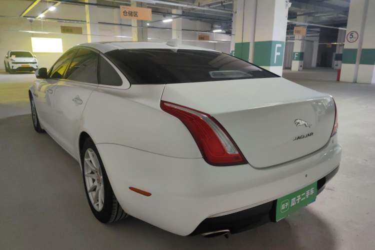 Used Jaguar XJ 2016 XJL 2.0T Two-Wheel-Drive Elegant Business Edition Rear Left 45 Deg