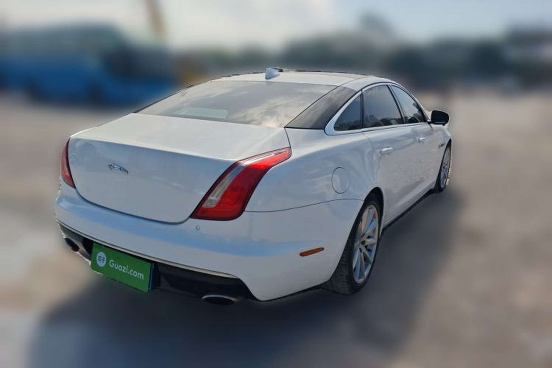 Used Jaguar XJ 2016 XJL 2.0T Two-Wheel-Drive Elegant Business Edition Rear Right 45 Deg