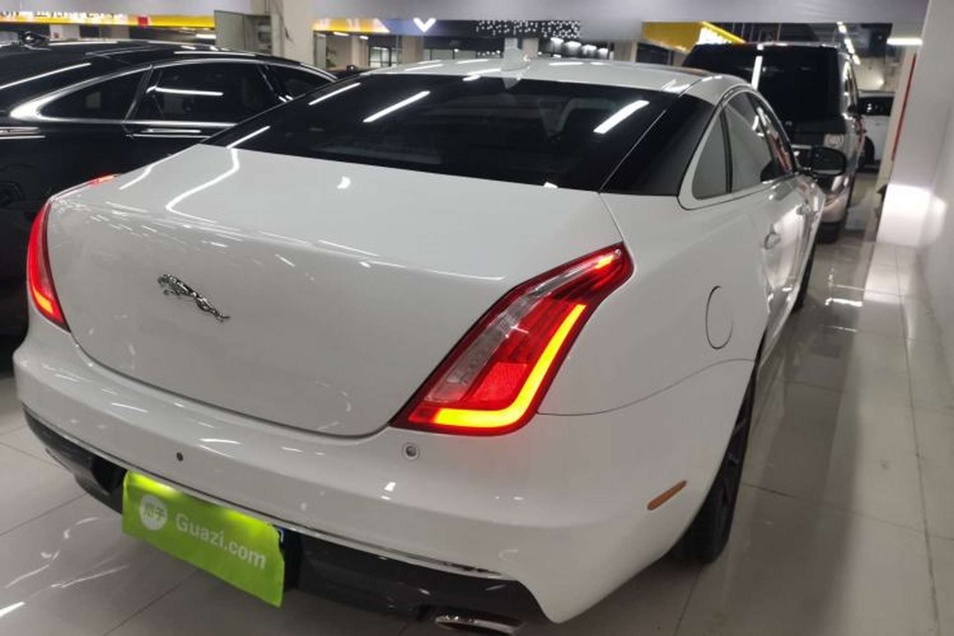 Used Jaguar XJ 2016 XJL 3.0 SC Two-Wheel-Drive Elegant Business Edition Rear Right 45 Deg
