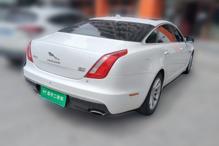 Used Jaguar XJ 2016 XJL 2.0T Two-Wheel-Drive Elegant Business Edition Rear Right 45 Deg