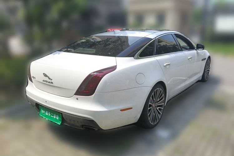 Used Jaguar XJ 2016 XJL 2.0T Two-Wheel-Drive Elegant Business Edition Rear Right 45 Deg