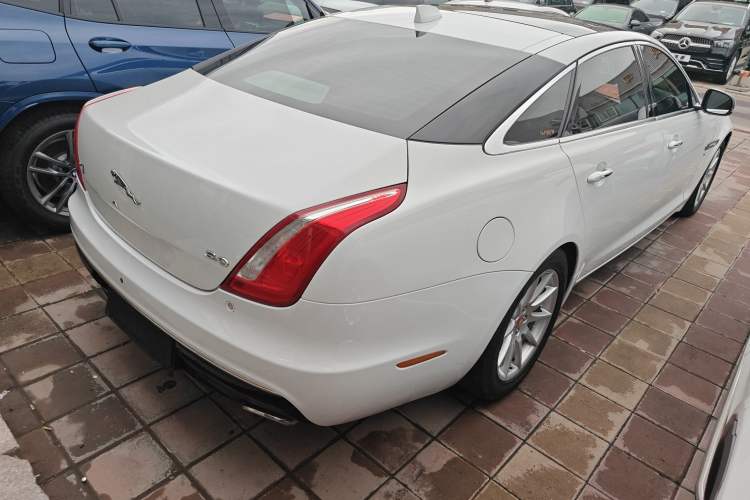 Used Jaguar XJ 2016 XJL 3.0 SC Two-Wheel-Drive Elegant Business Edition Rear Right 45 Deg