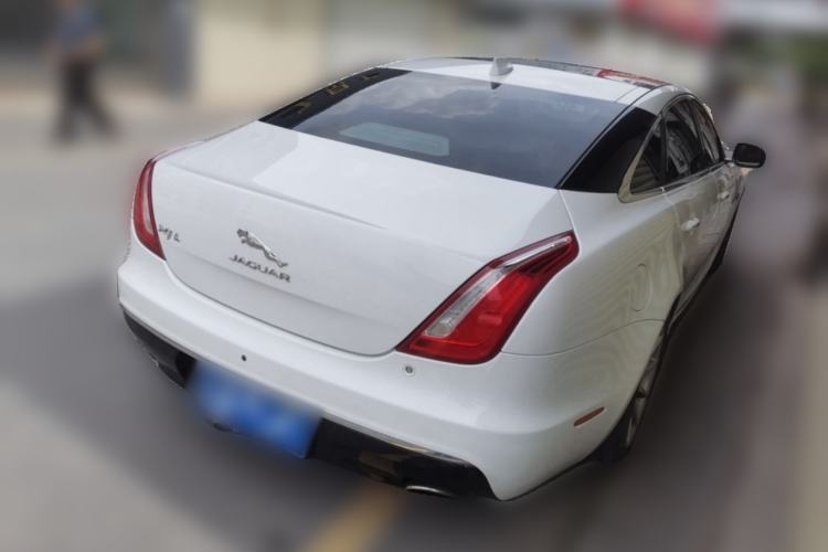 Used Jaguar XJ 2016 XJL 2.0T Two-Wheel-Drive Elegant Business Edition Rear Right 45 Deg