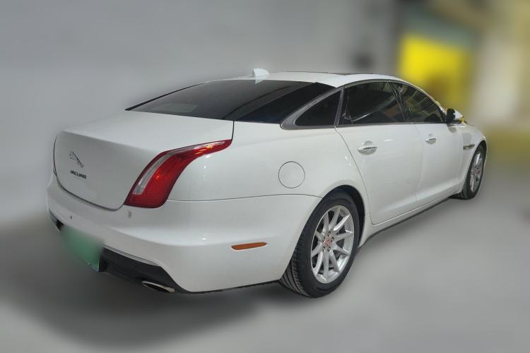 Used Jaguar XJ 2016 XJL 2.0T Two-Wheel-Drive Elegant Business Edition Rear Right 45 Deg