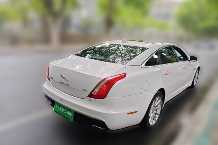Used Jaguar XJ 2016 XJL 2.0T Two-Wheel-Drive Elegant Business Edition Rear Right 45 Deg